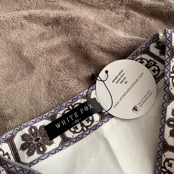 White Fox Arella Skirt - Picture 3 of 4